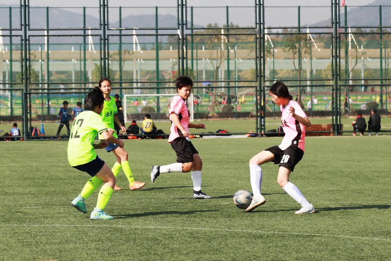 爱游戏亚洲官网-包含热门足球队在比赛中表现抢眼，实力强劲，呼声高涨的词条