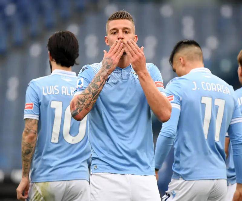 包含尤文图斯将挑战拉齐奥，争取保持领先地位的词条