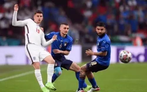 意大利客场平乌克兰，欧预赛积分领跑的简单介绍