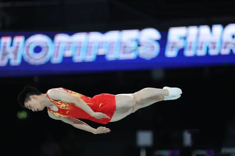 蹦床比赛：澳大利亚选手连续完成难度动作