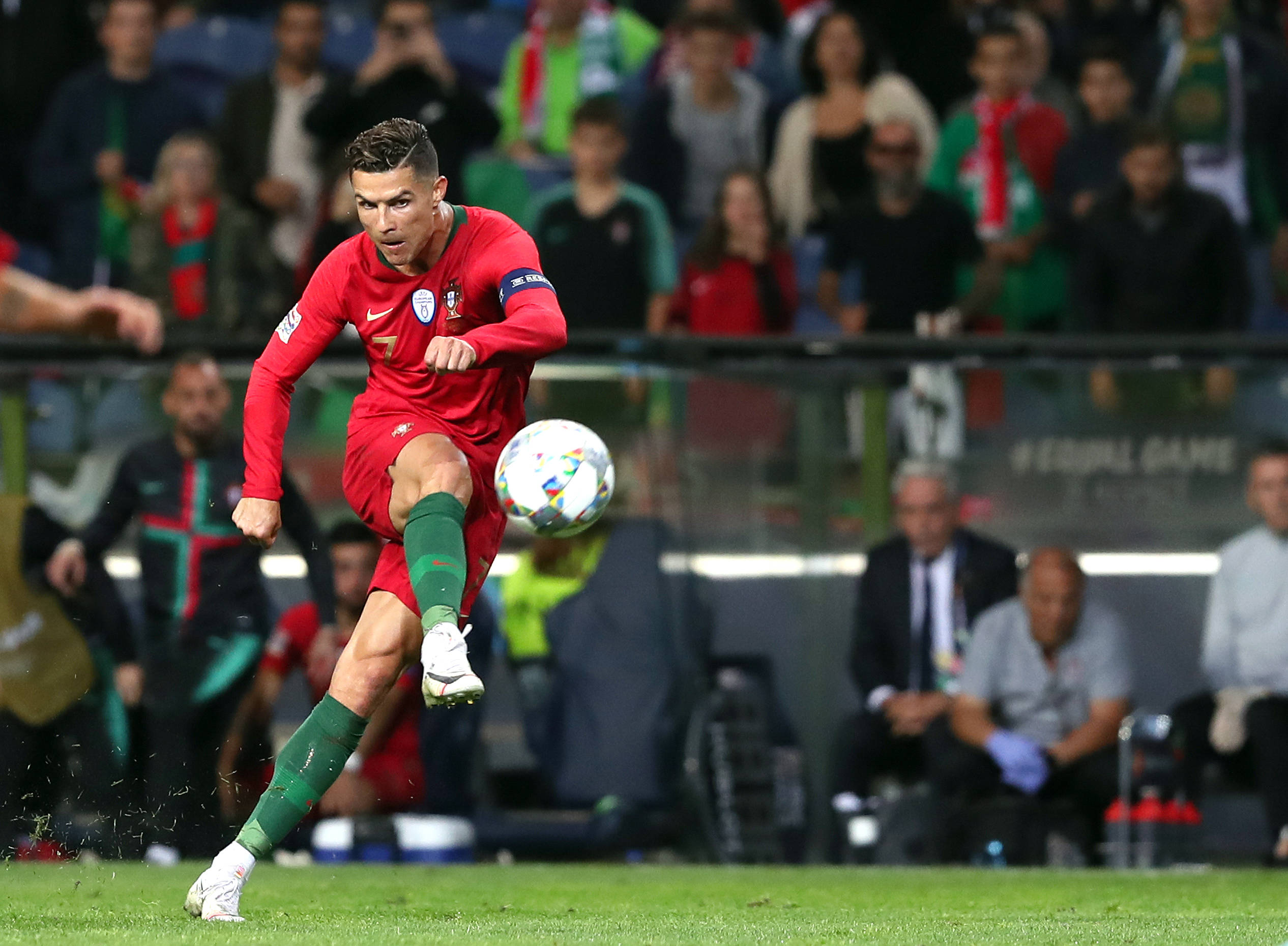 爱游戏app下载-塞尔维亚主场逆转葡萄牙，晋级形势一片大好