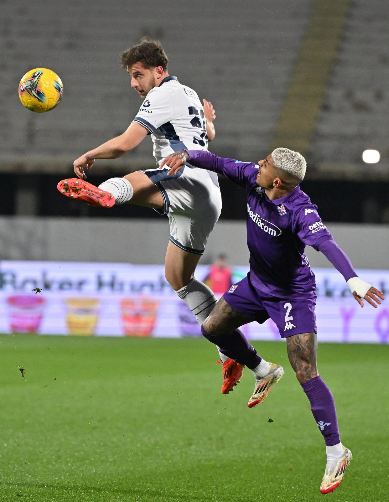 爱游戏在线登录-意大利足球传奇：佛罗伦萨击败对手取胜