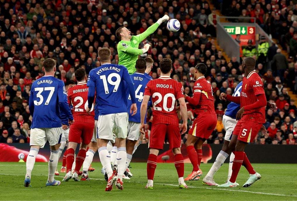 包含利物浦队在欧冠赛场上展露锐气的词条