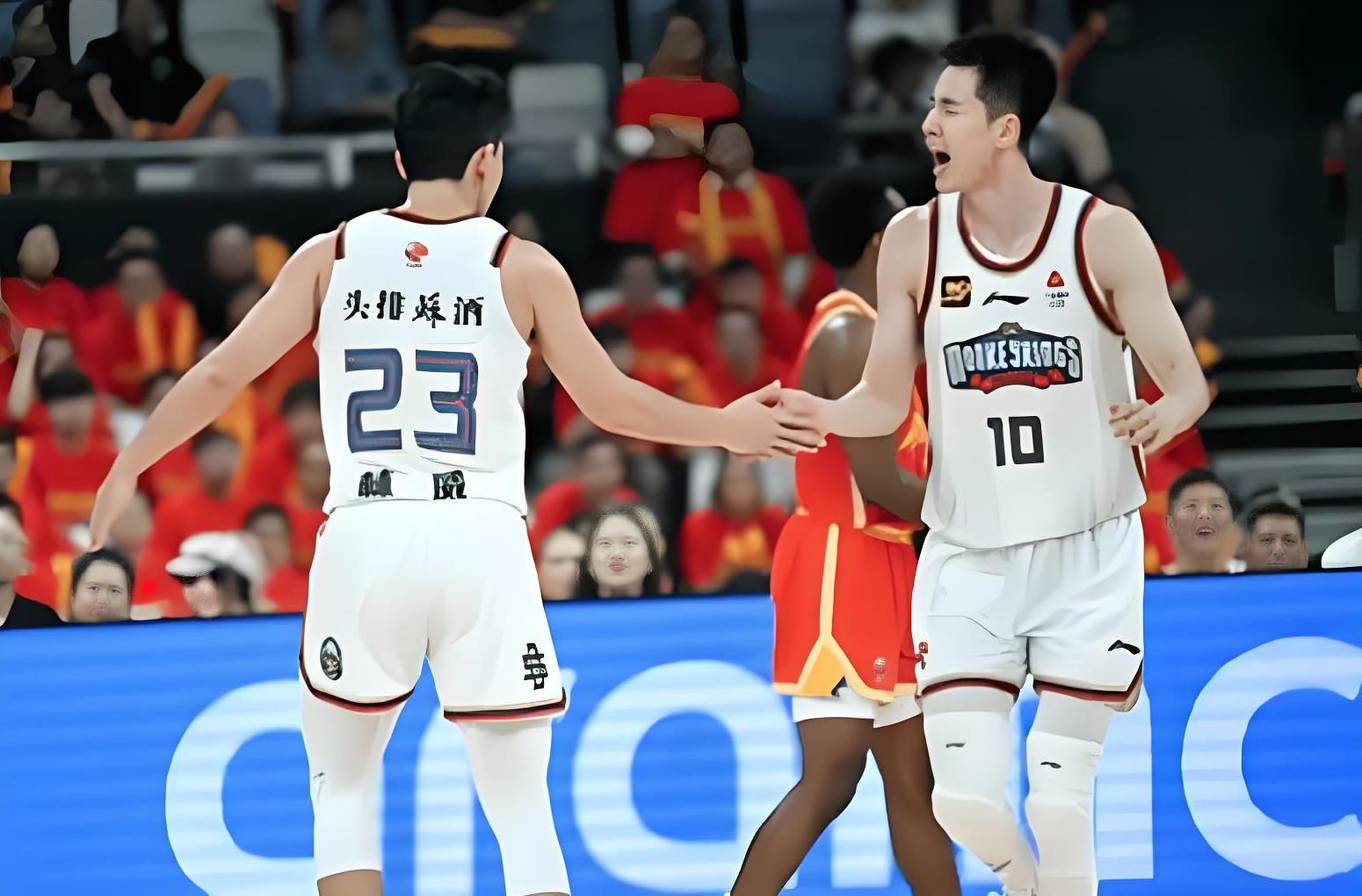 爱游戏官网-包含山西王子战胜新疆雪豹队，实现两连胜的词条