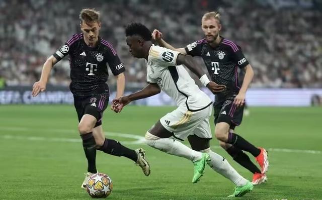 关于伯纳乌球场将上演惊心动魄的比赛：皇马对阵拜仁！的信息