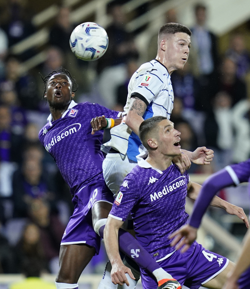 佛罗伦萨中场离队,引发球迷不满的简单介绍 佛罗伦萨中场离队,引发球迷不满的简单介绍