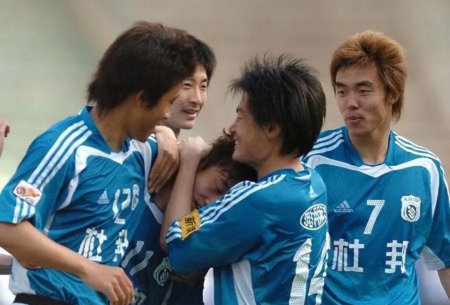 爱游戏登录入口-大连实德备战中超联赛，决意夺冠的简单介绍