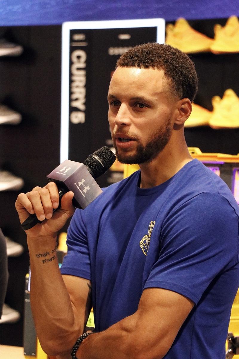 勇士失利！库里独木难支无法阻止败局