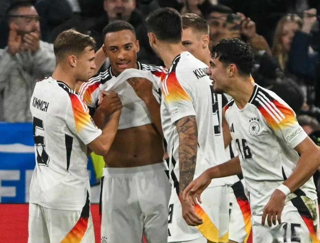 爱游戏在线-欧国联胜者组已出炉，四强争夺激烈展开