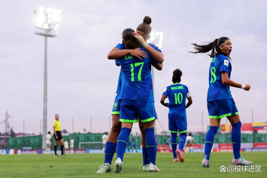 智利女足球员在南美杯中表现出色