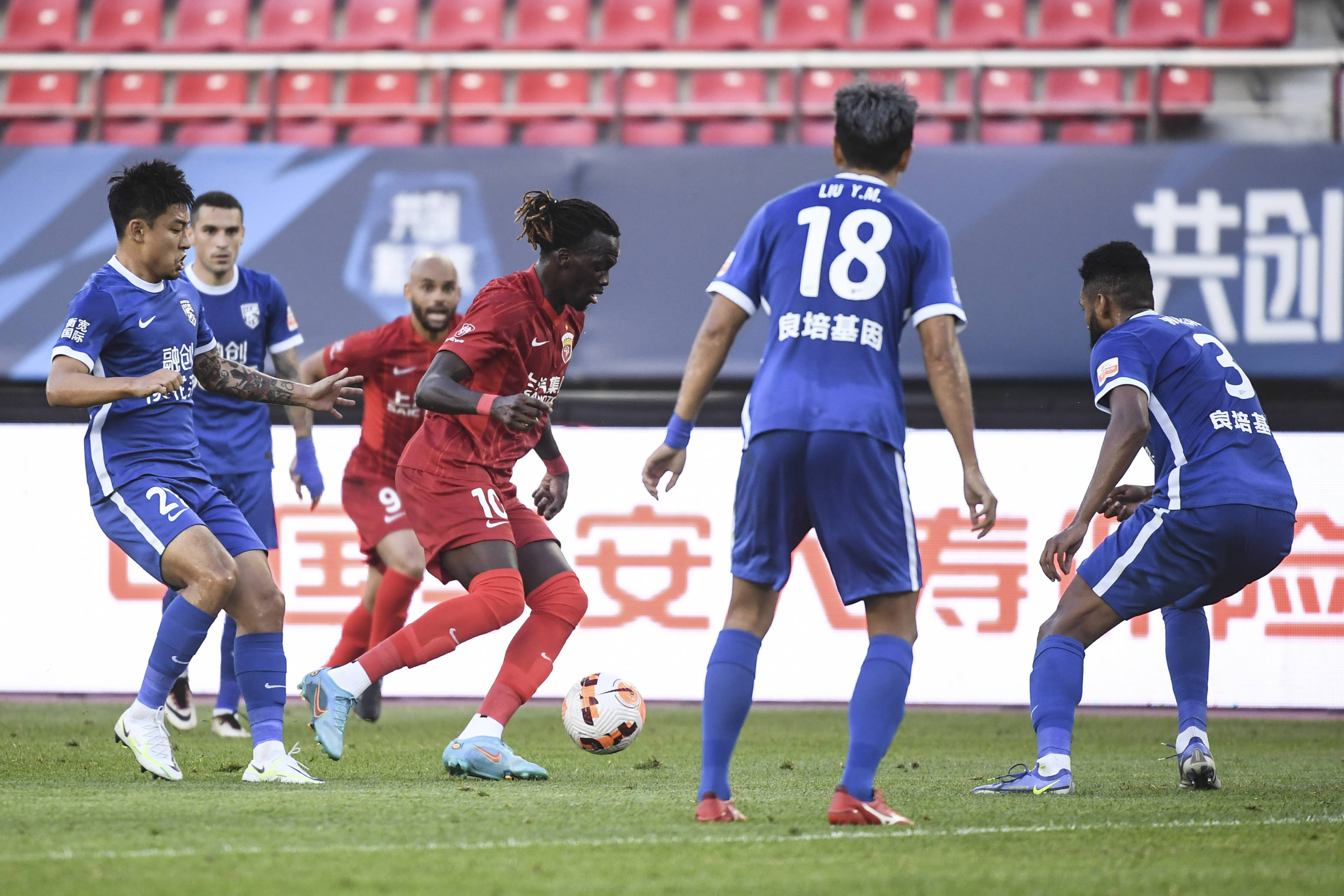 包含南特客场不敌阿尔志，保级形势堪忧的词条