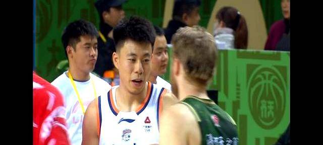 爱游戏app-上海男篮客场力克天津队