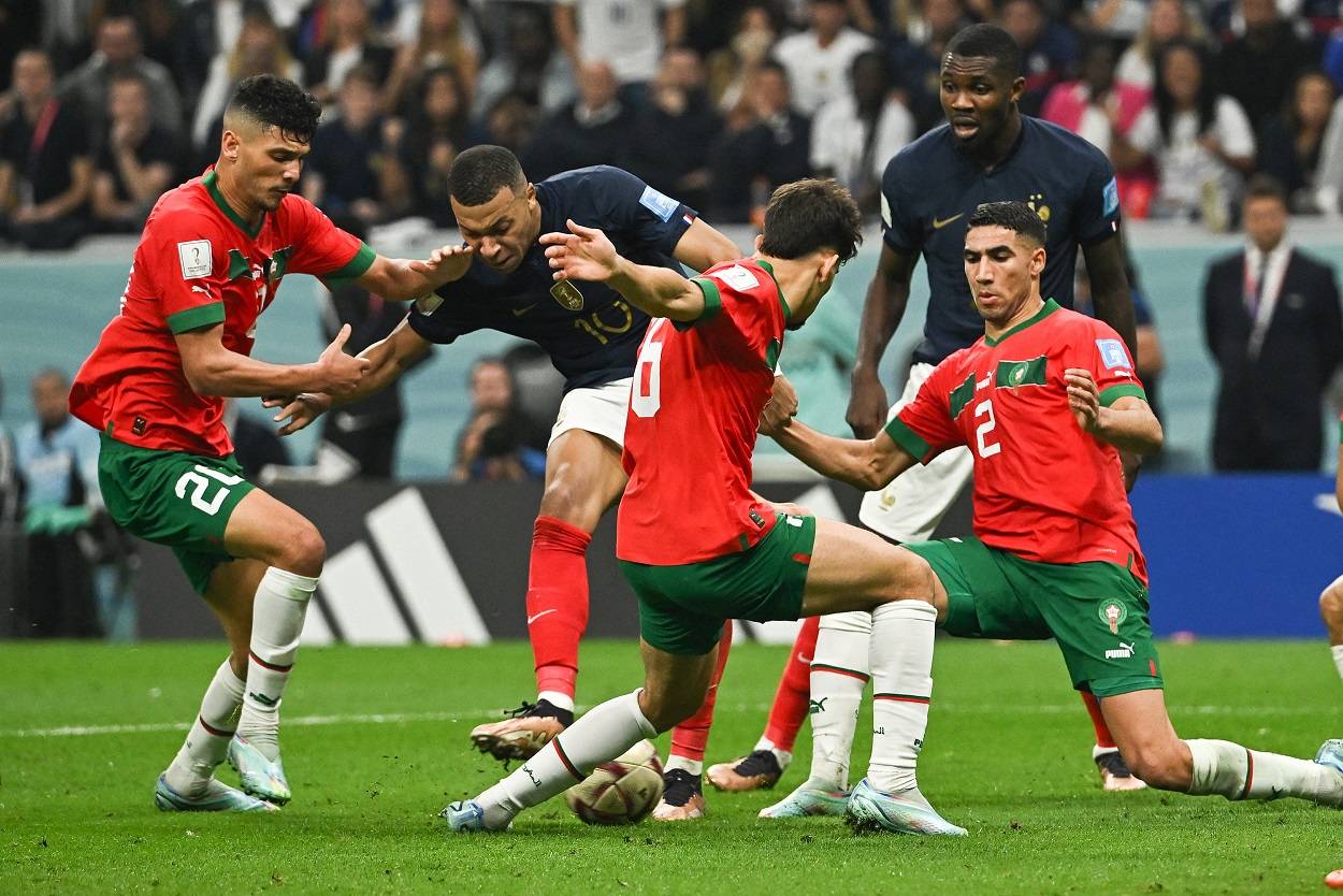 摩纳哥球员备战临战，决胜关键时刻