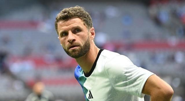 爱游戏体育官网-穆勒梅开二度，带领国家队赢得紧张比赛的简单介绍