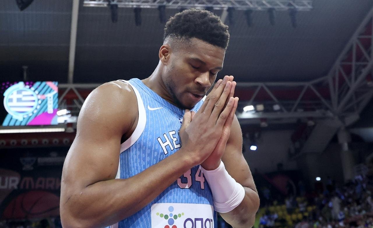 爱游戏官网-关于西班牙队大胜斯洛文尼亚，轻松挺进欧锦赛淘汰赛！的信息